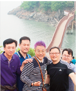 에디터 사진