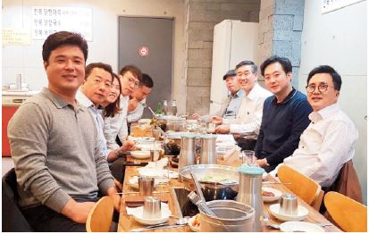 에디터 사진