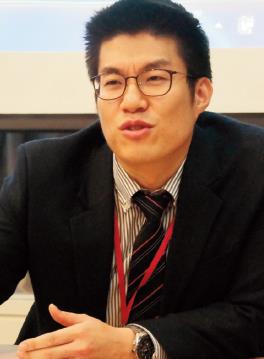 에디터 사진