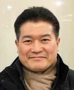 에디터 사진