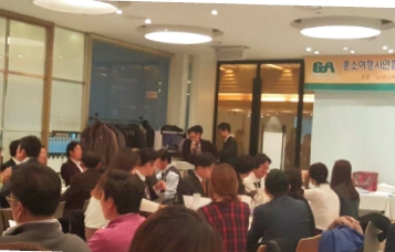 에디터 사진