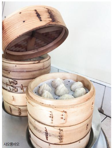 에디터 사진