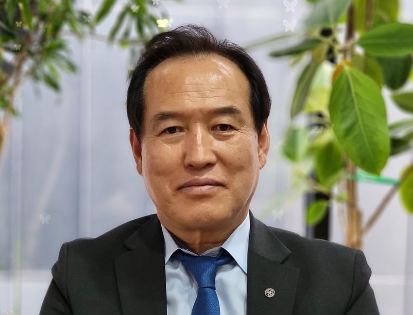 에디터 사진
