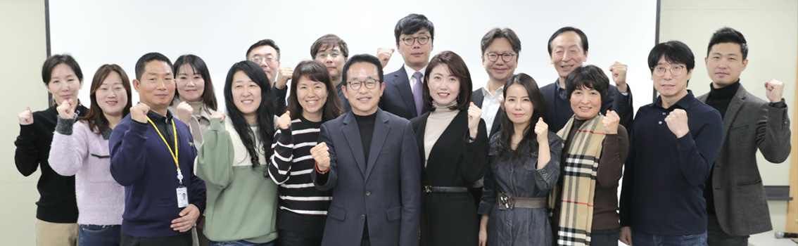 에디터 사진