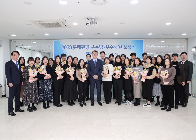 에디터 사진