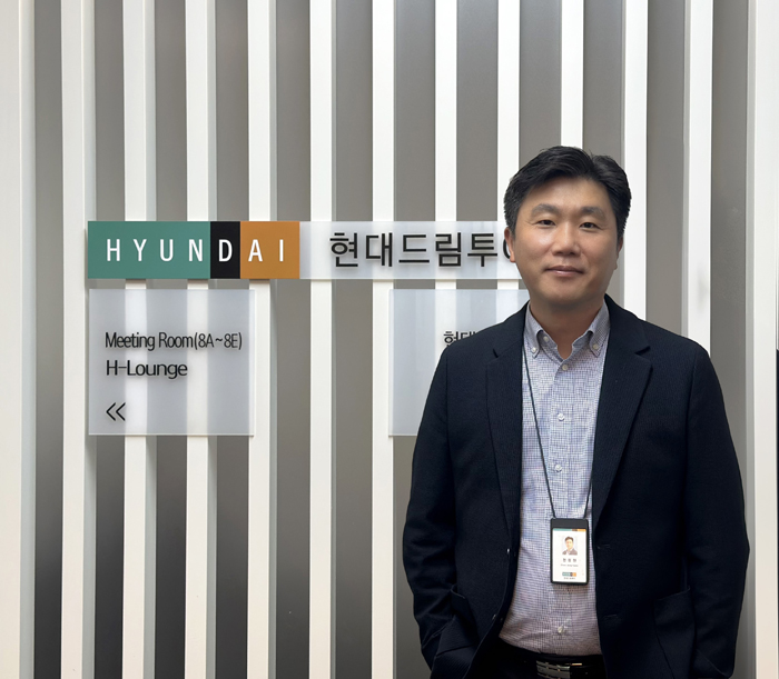 에디터 사진