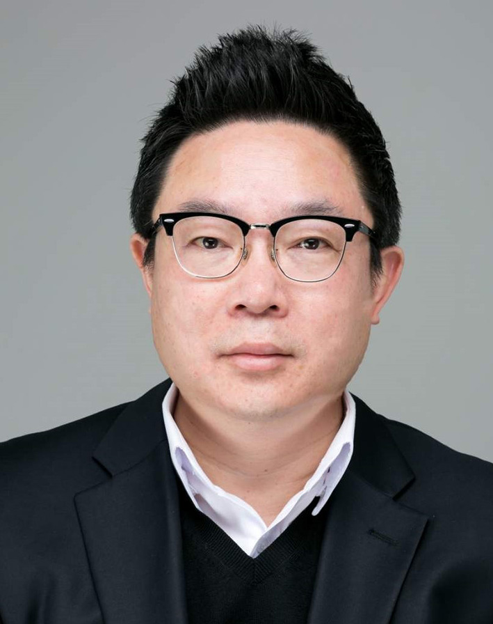 에디터 사진
