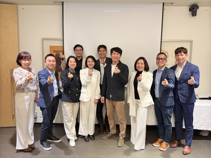 에디터 사진
