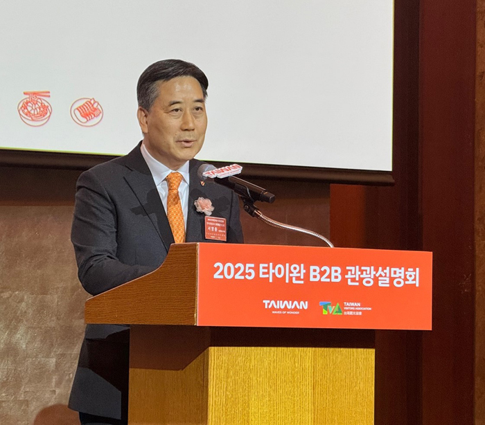 에디터 사진